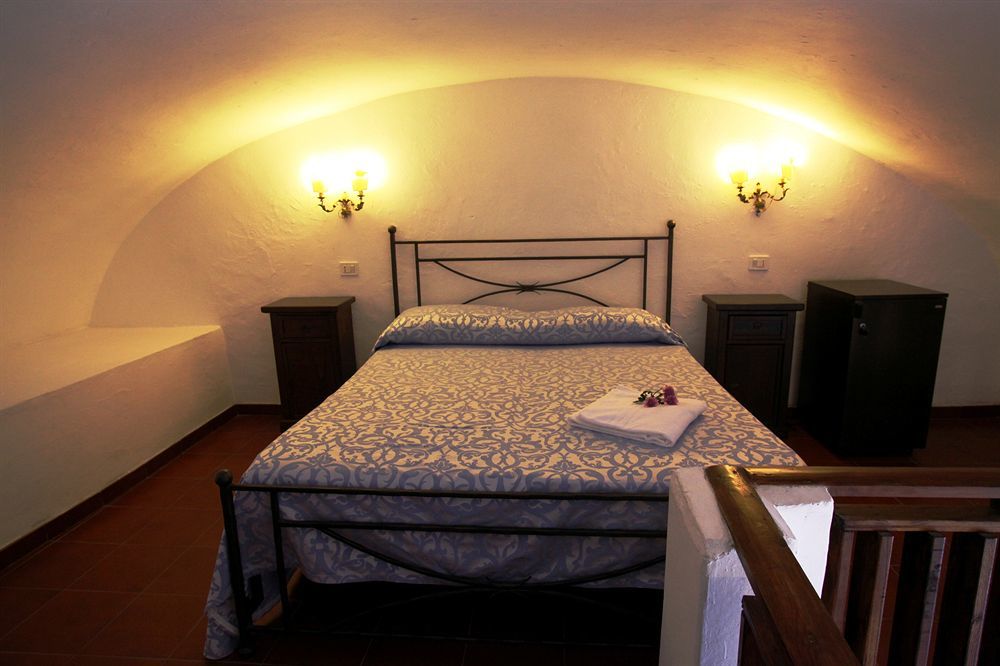 Hotel Torre Dei Borboni Понца Екстериор снимка